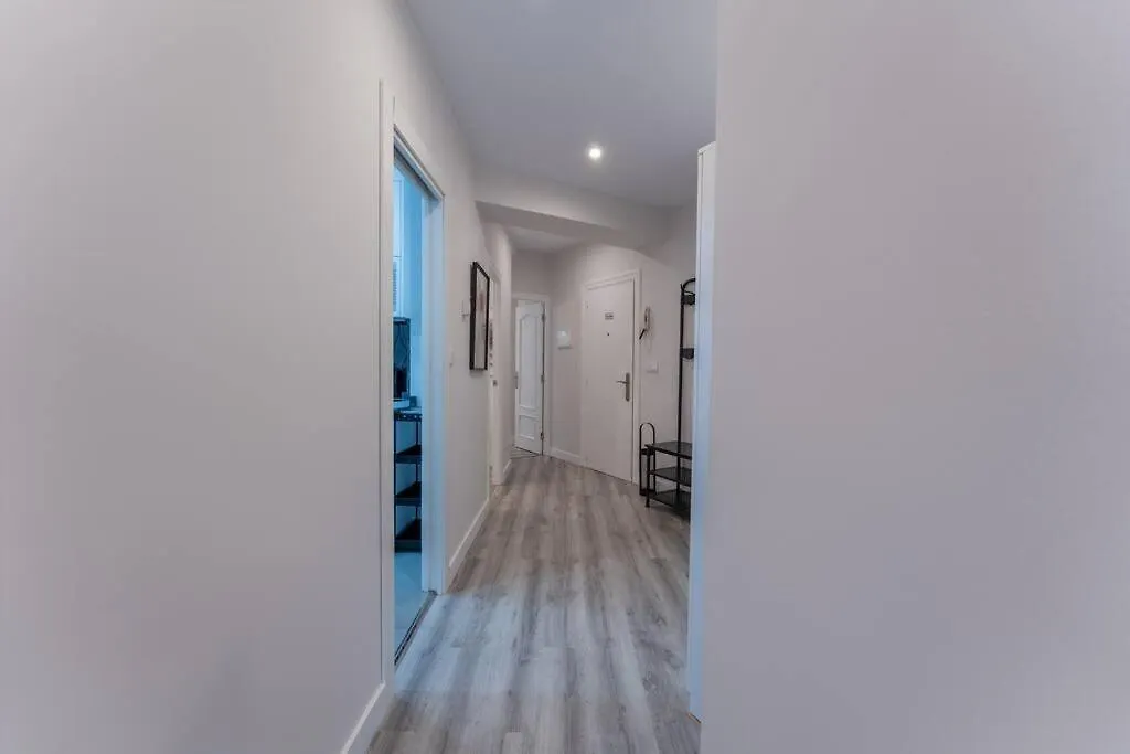 Valdecilla Center Apartment Santander